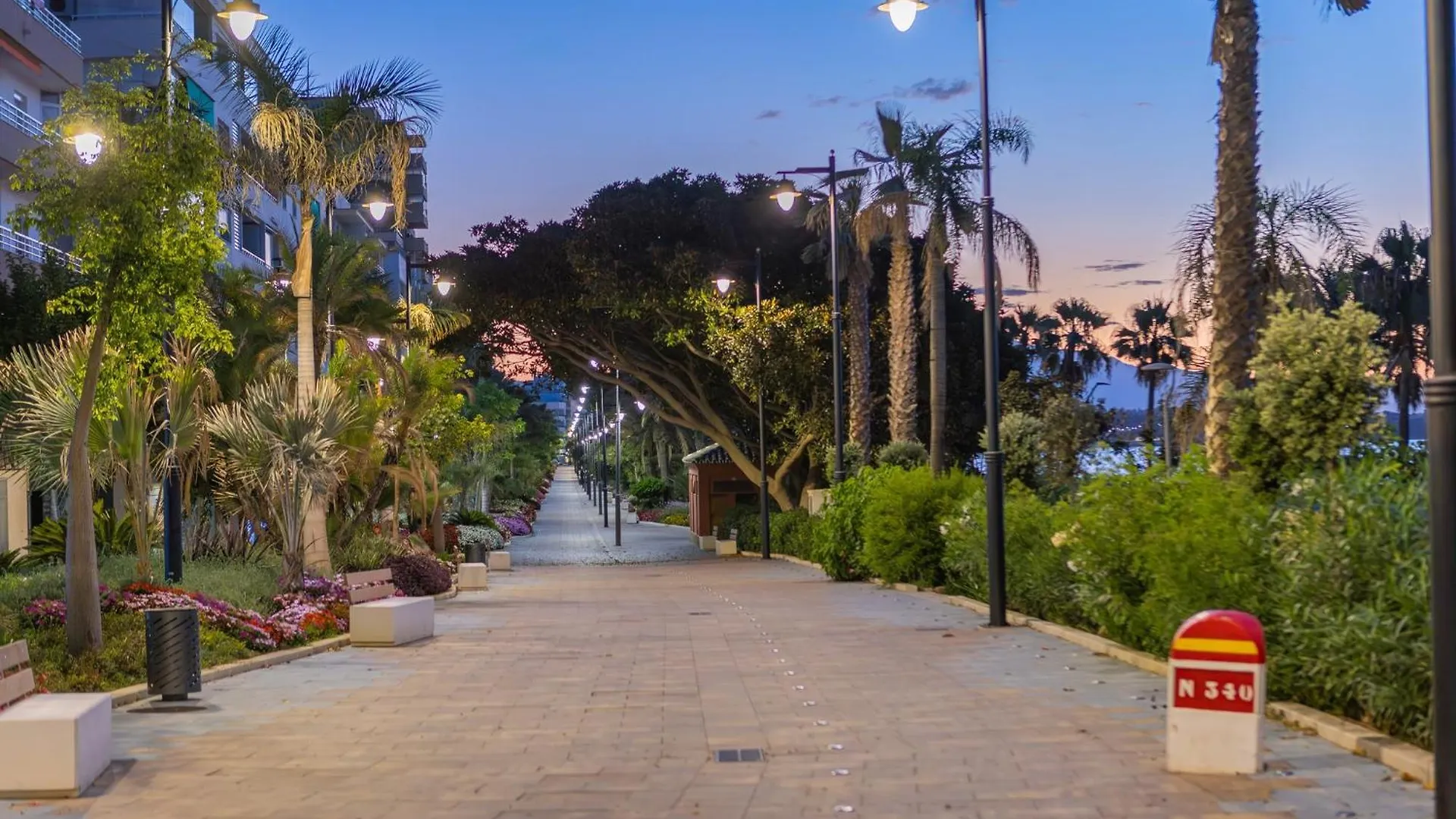 Moderno Piso Centrico 3 Habitaciones Junto Al Mar Εστεπόνα