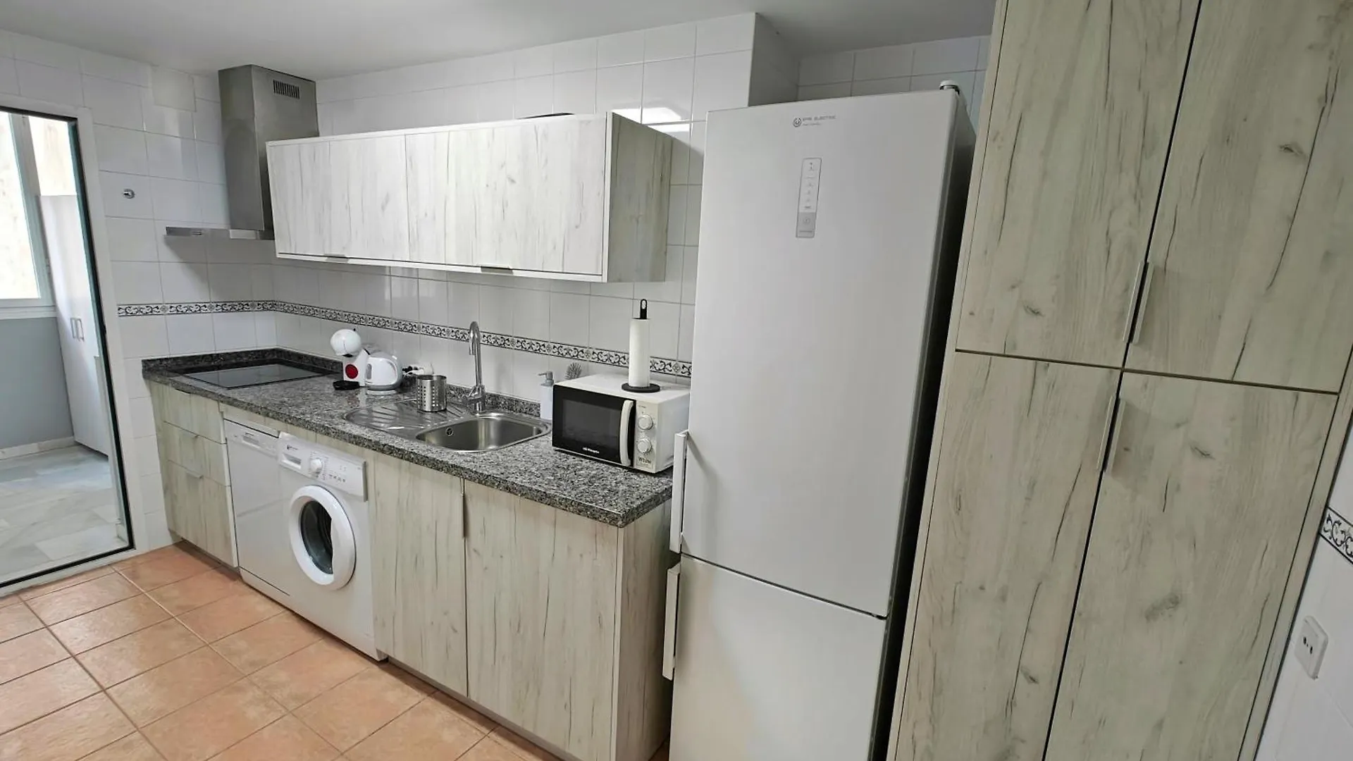 Moderno Piso Centrico 3 Habitaciones Junto Al Mar Εστεπόνα Ισπανία